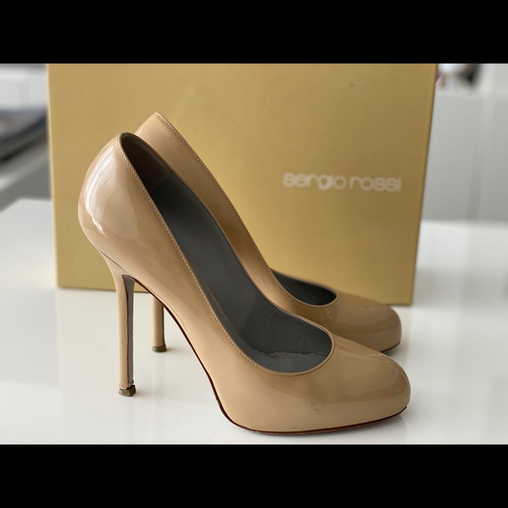 Nude Sergio Rossi Patent Leather Pumps